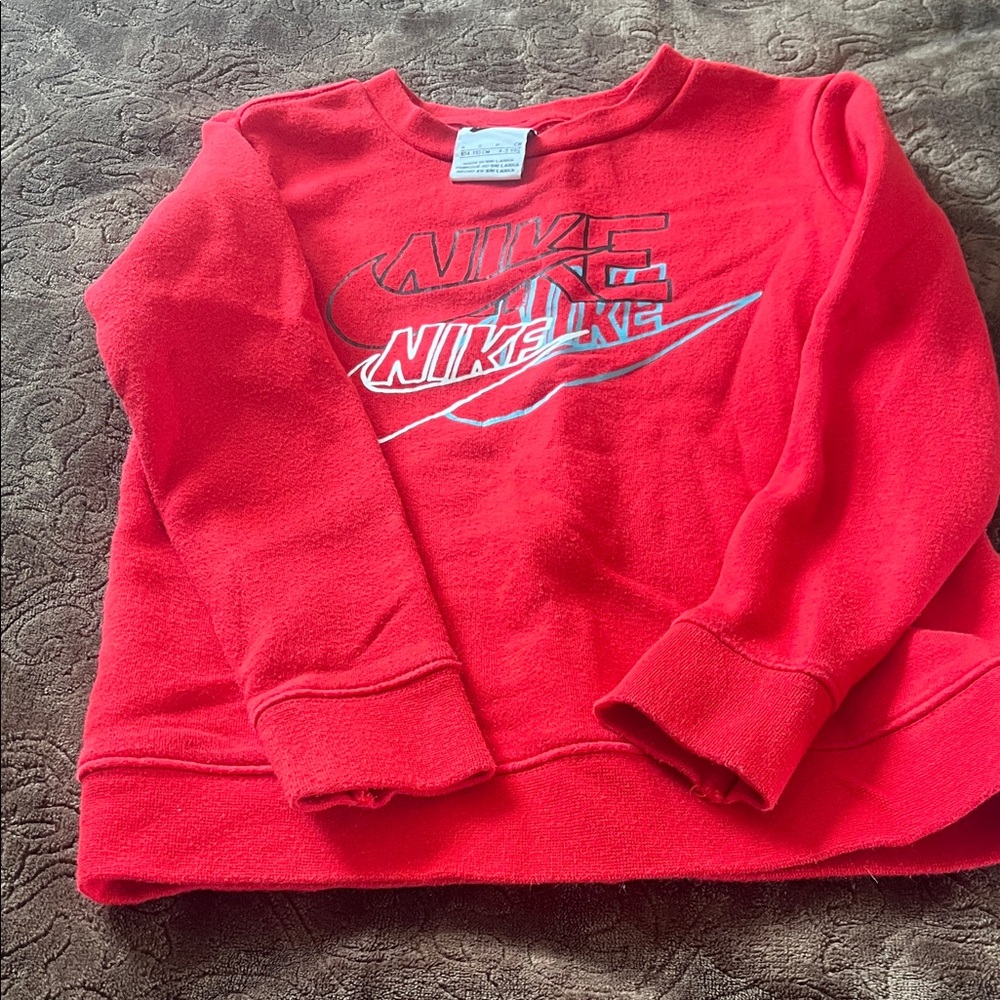 2/12$🌺Nike Kids Red Sweatshirt, size 5.